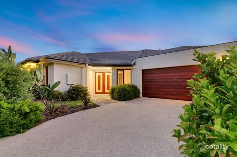 Property photo of 14 Mitta Avenue Waterways VIC 3195