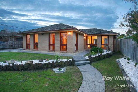 9 Aldridge St, Endeavour Hills, VIC 3802