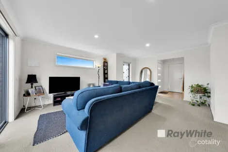 Property photo of 4 Nemo Street Pakenham VIC 3810