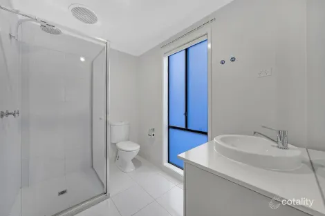 Property photo of 51 Crepe Avenue Cranbourne West VIC 3977