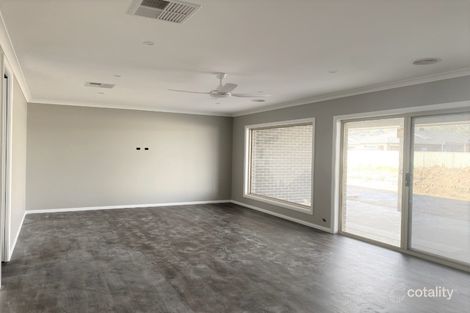 Property photo of 4 Dover Court West Wodonga VIC 3690