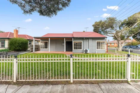 Property photo of 18 Hatherley Grove Altona North VIC 3025