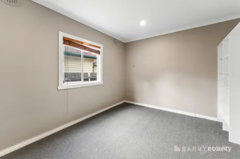 Property photo of 18 Hatherley Grove Altona North VIC 3025