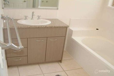 Property photo of 39 Eimeo Place Sandstone Point QLD 4511