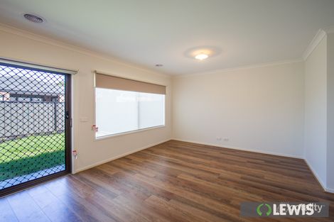Property photo of 32 Fortitude Drive Craigieburn VIC 3064