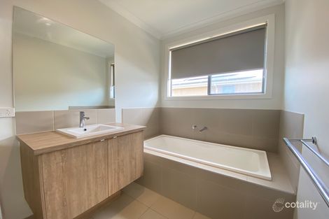 Property photo of 102 Morison Road Clyde VIC 3978