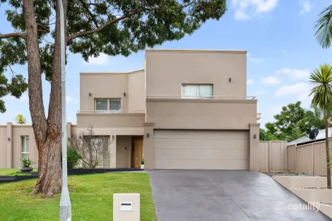 9 Boldrewood Ave, Casula, NSW 2170
