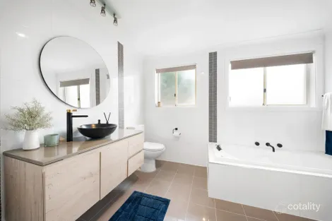 Property photo of 9 Boldrewood Avenue Casula NSW 2170