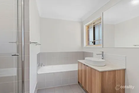 Property photo of 4/98-104 Old Coach Road Mudgeeraba QLD 4213