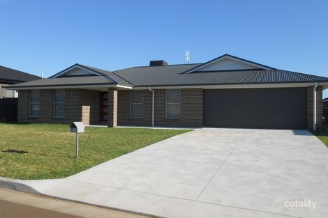 27 Kingham St, North Tamworth, NSW 2340