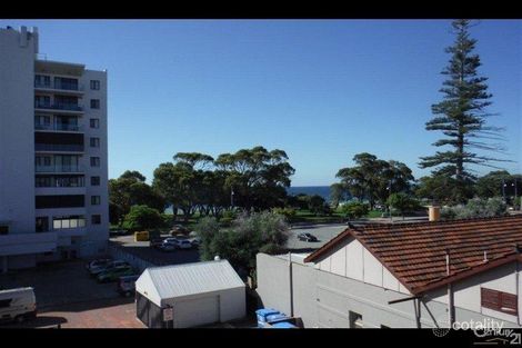 Property photo of 91 Rockingham Beach Road Rockingham WA 6168