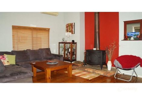 Property photo of 32 Fern Valley Road Cardiff NSW 2285