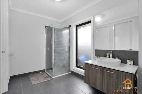 Property photo of 37 Arena Circuit Strathtulloh VIC 3338