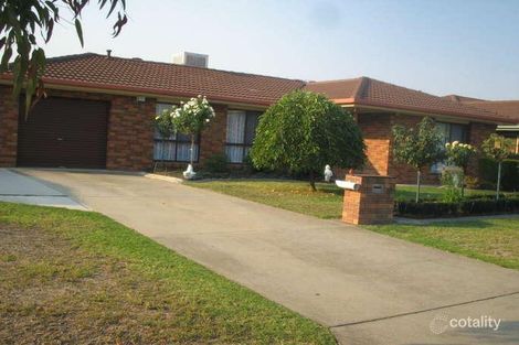 Property photo of 20 Condon Place Lavington NSW 2641