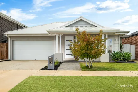 Property photo of 22 Corymbia Street Mount Duneed VIC 3217