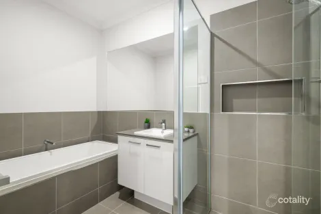 Property photo of 22 Corymbia Street Mount Duneed VIC 3217