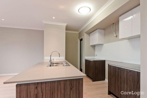 Property photo of 14 Woodgrove Street Craigieburn VIC 3064