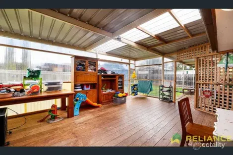 5 Lang Rd, Melton South, VIC 3338