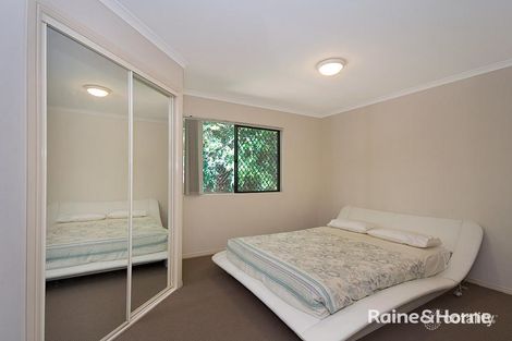 Property photo of 2/30 Vincent Street Indooroopilly QLD 4068