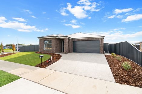 17 Wiggins Ave, Maffra, VIC 3860