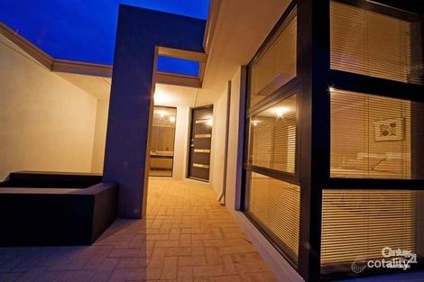 Property photo of 18 Stanbroke Turn Carramar WA 6031
