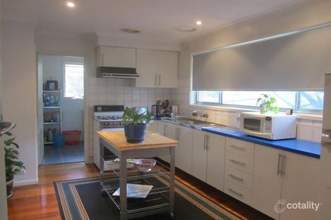 Property photo of 40 Sharpes Road Watsonia North VIC 3087
