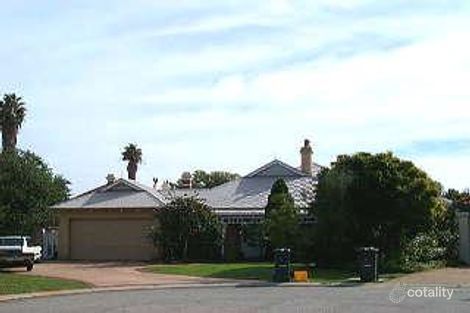 14 Lovegrove Cl, Mount Claremont, WA 6010