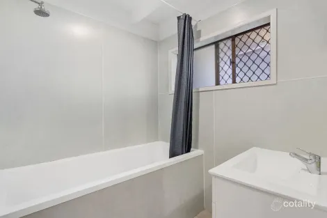 Property photo of 12 Green Road Regents Park QLD 4118