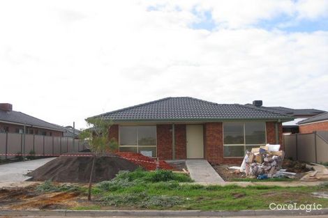Property photo of 5 Eaglehawk Circuit Cairnlea VIC 3023