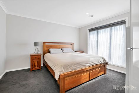 Property photo of 2 Chaucer Way Drouin VIC 3818