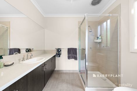 Property photo of 2 Chaucer Way Drouin VIC 3818