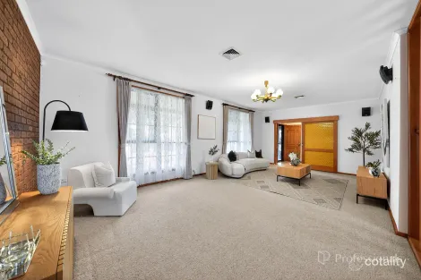 Property photo of 64 Bayview Crescent Hoppers Crossing VIC 3029