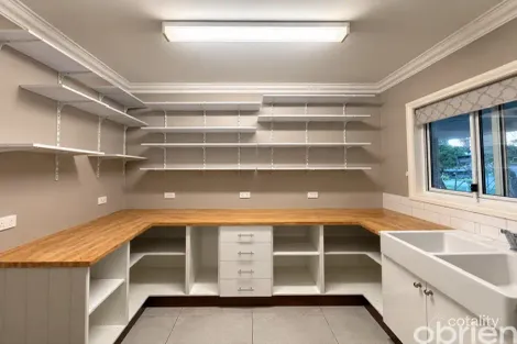 Property photo of 16 McEvoy Drive Eldorado VIC 3746