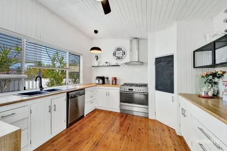 Property photo of 11 Pacific Court Bargara QLD 4670