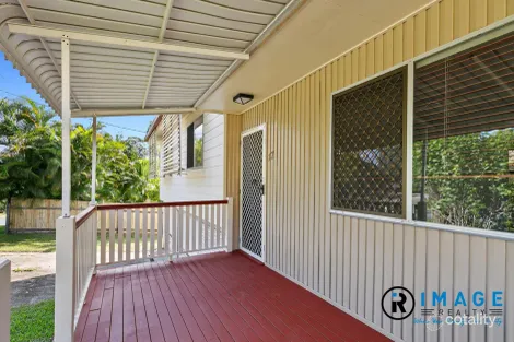 Property photo of 17 Warringah Grove Petrie QLD 4502