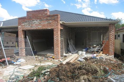 10 Ellesmere St, Panania, NSW 2213