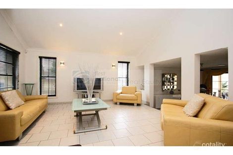 Property photo of 3 Sea Spray Court Chipping Norton NSW 2170