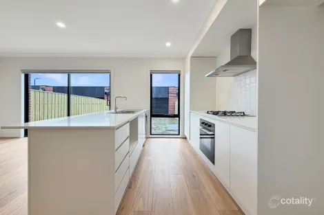 12 Avi Walk, Armstrong Creek, VIC 3217