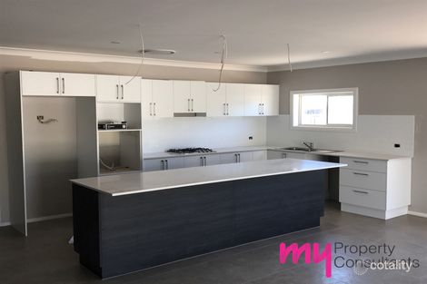 Property photo of 4 Francis Place Young NSW 2594