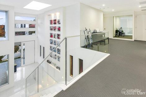 Property photo of 1 Glenview Close Bella Vista NSW 2153