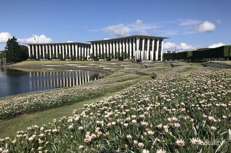 104w Marina Dr, Benowa, QLD 4217