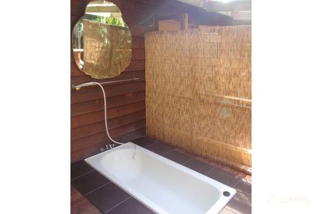 Property photo of 2 Gin Gin Crescent Ocean Shores NSW 2483