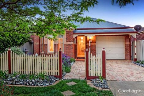 Property photo of 10 Bendigo Circuit Caroline Springs VIC 3023