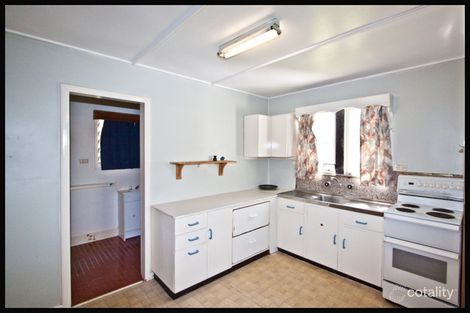 Property photo of 4 Spencer Road Mannering Park NSW 2259