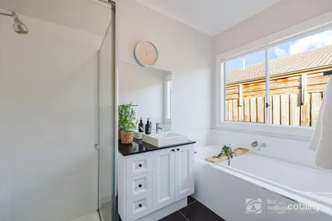 Property photo of 5 Cavendish Avenue Eynesbury VIC 3338