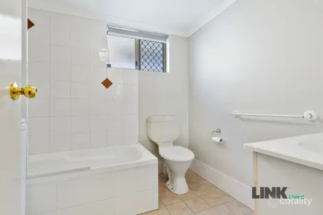 Property photo of 2/155 Flower Street Northgate QLD 4013