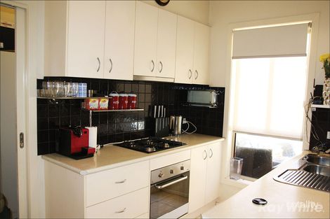 Property photo of 2/18 Carmichael Road Oakleigh East VIC 3166