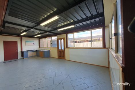 Property photo of 71 Central Parkway Cranbourne West VIC 3977