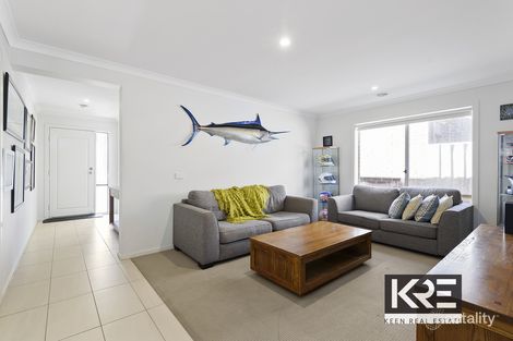 Property photo of 21 Lucinda Lane Cranbourne North VIC 3977