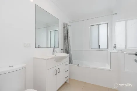 Property photo of 3/15 Halstead Street Coorparoo QLD 4151